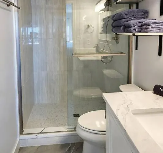 412 Harbour Place *